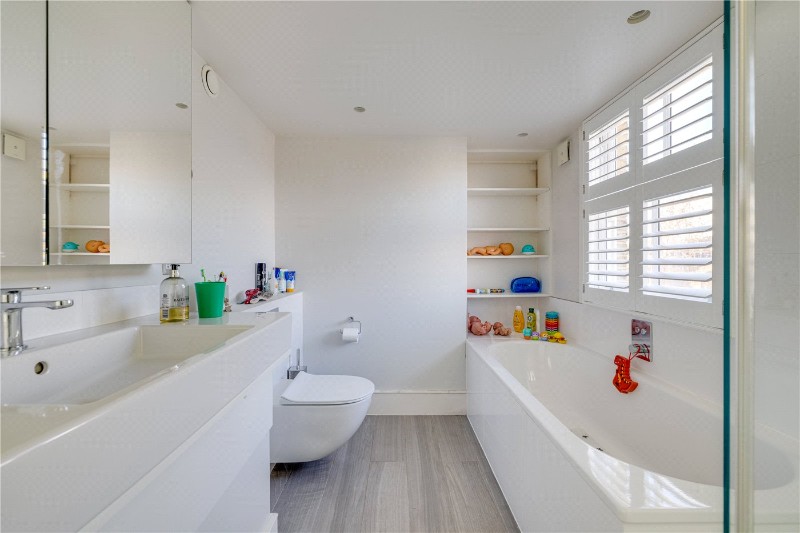 Bovingdon Road, London, SW6