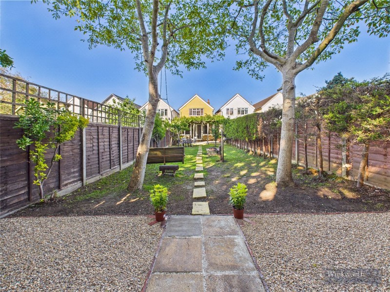 Bourneside Road, Addlestone, Surrey, KT15