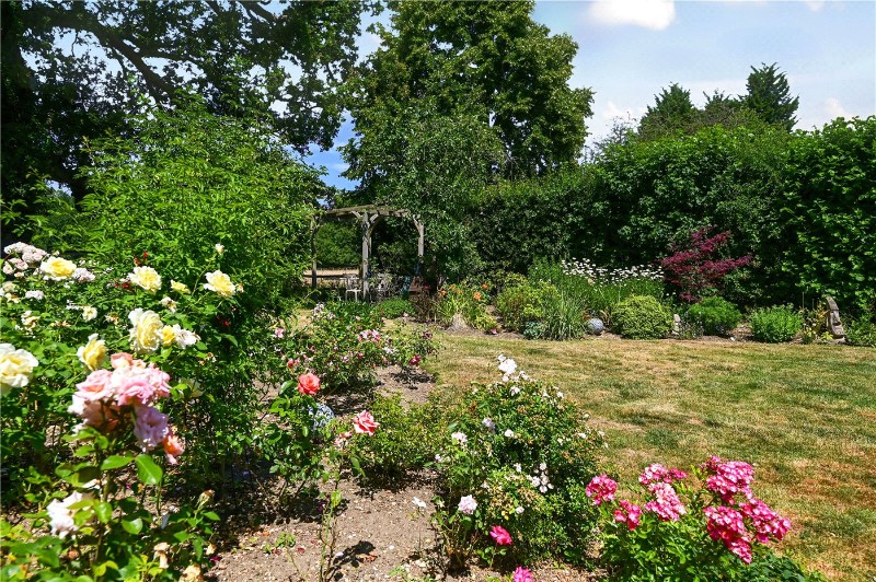 The Village, Finchampstead, Wokingham, Berkshire, RG40