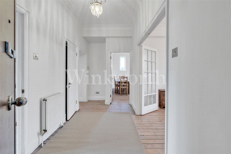 Golders Green Road, London, NW11