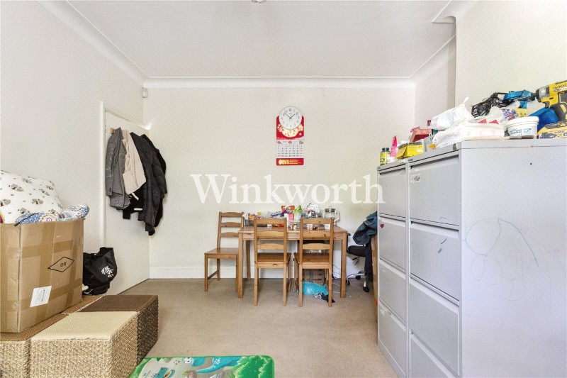 Ewart Grove, London, N22