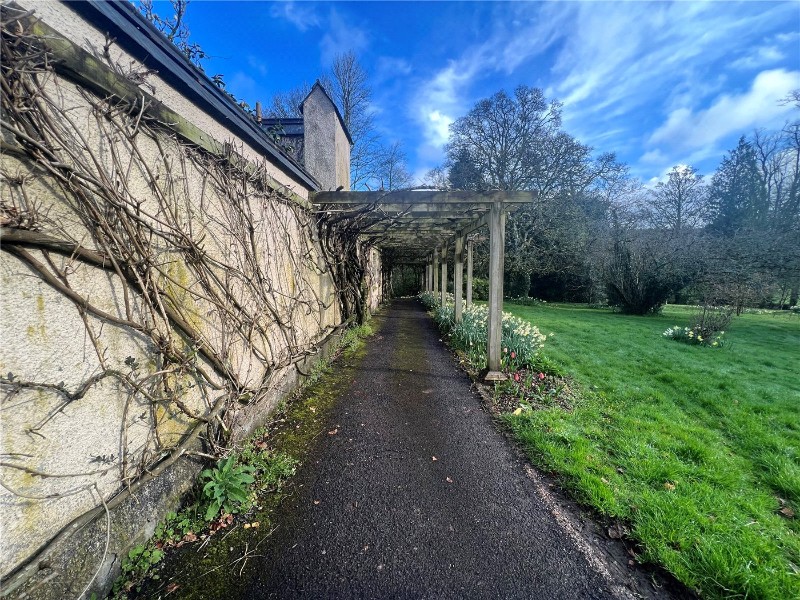 Flat 2, Worth House, Lower Washfield, EX16