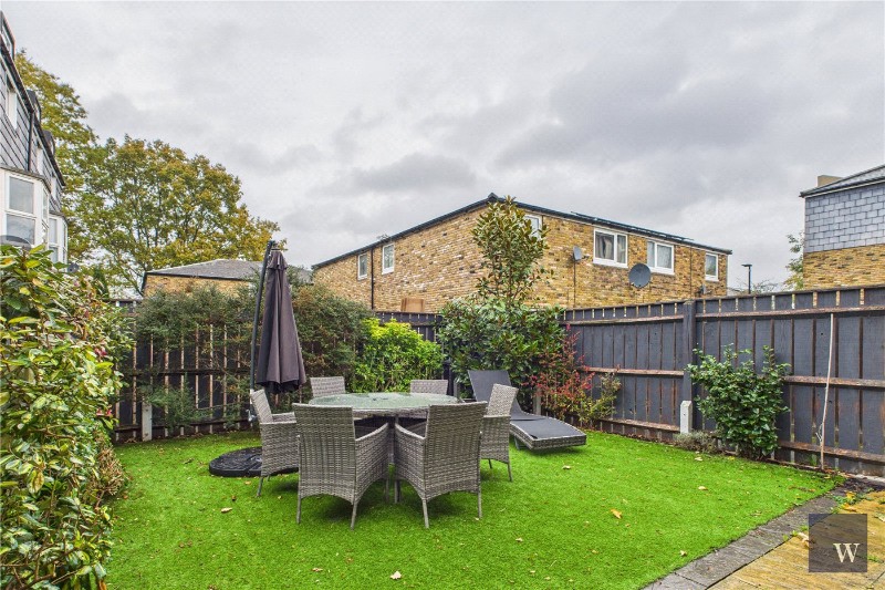 Lairdale Close, London, SE21