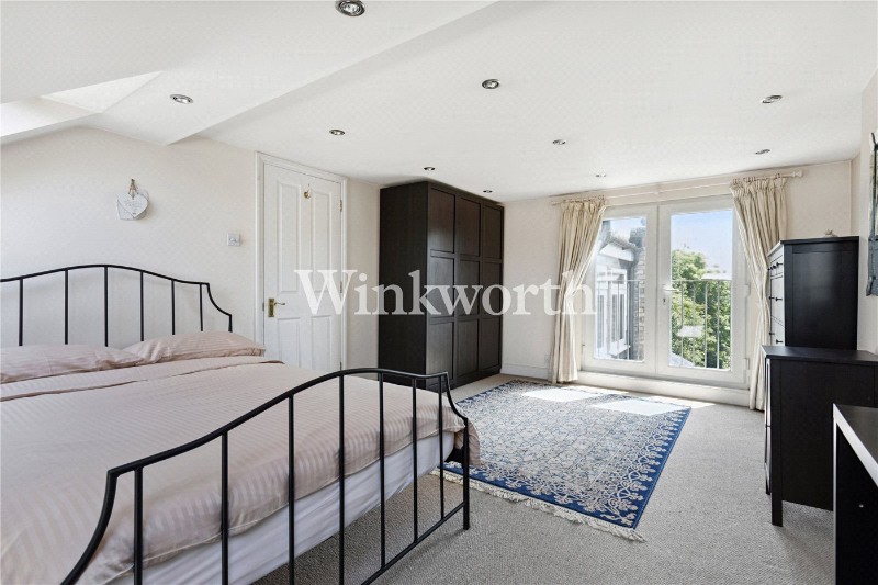 Lakeside Road, London, N13