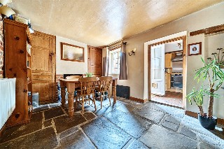 West Street, Farnham, Surrey, GU9