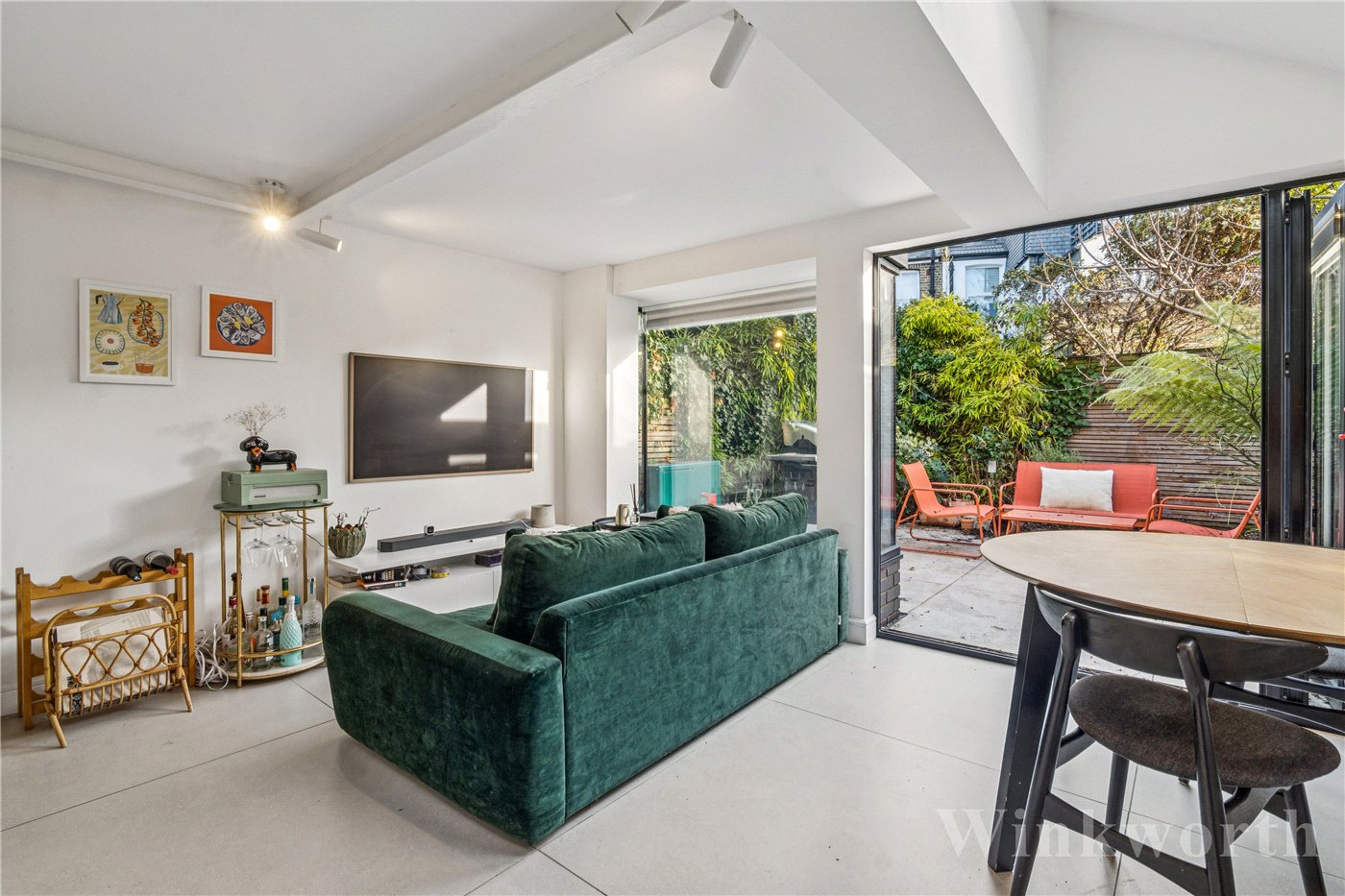 Elcot Avenue, London, SE15