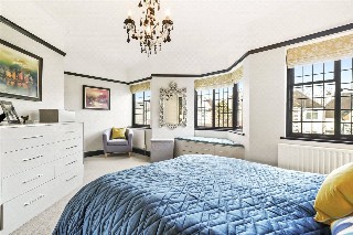 Tring Avenue, London, W5