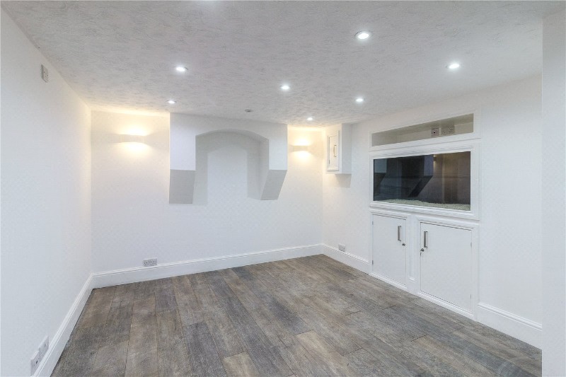 Whitworth Road, Northampton, Northamptonshire, NN1
