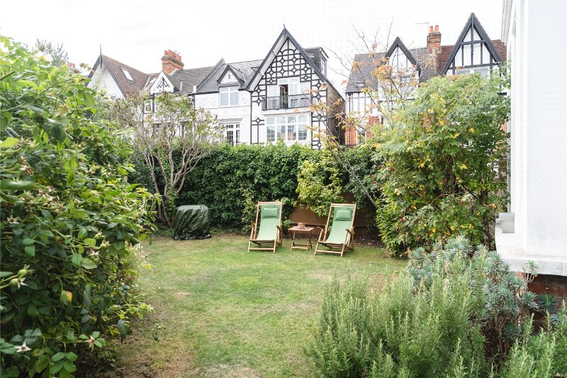 Salford Road, London, SW2