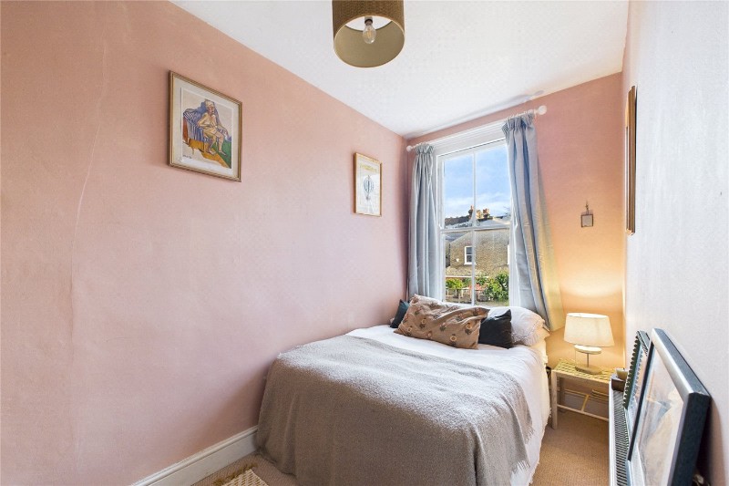 Holmdene Avenue, London, SE24