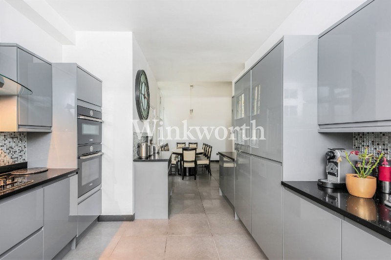 Broomfield Avenue, London, N13