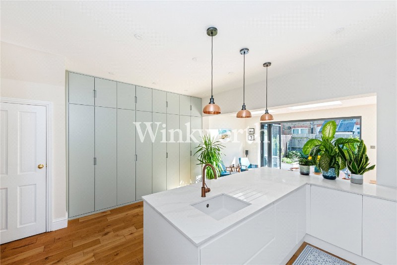 Hewitt Avenue, London, N22