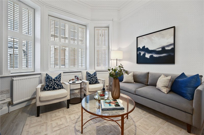 Bedford Court Mansions, Bedford Avenue, London, WC1B