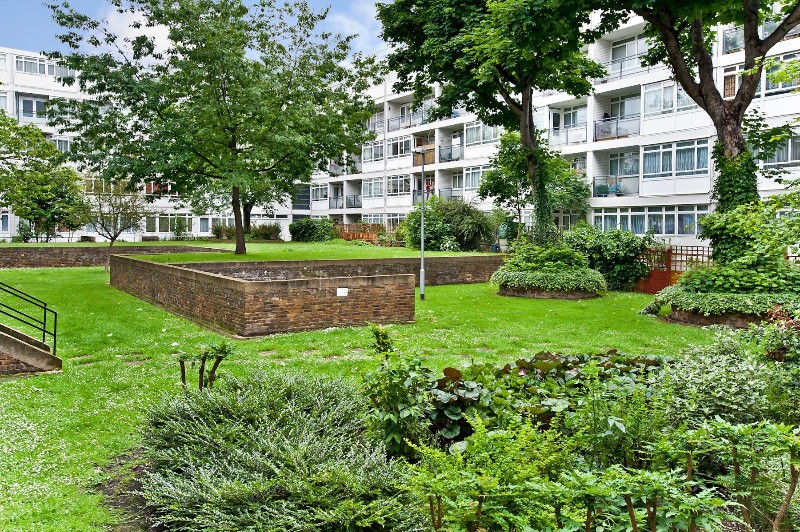 Churchill Gardens, London, SW1V