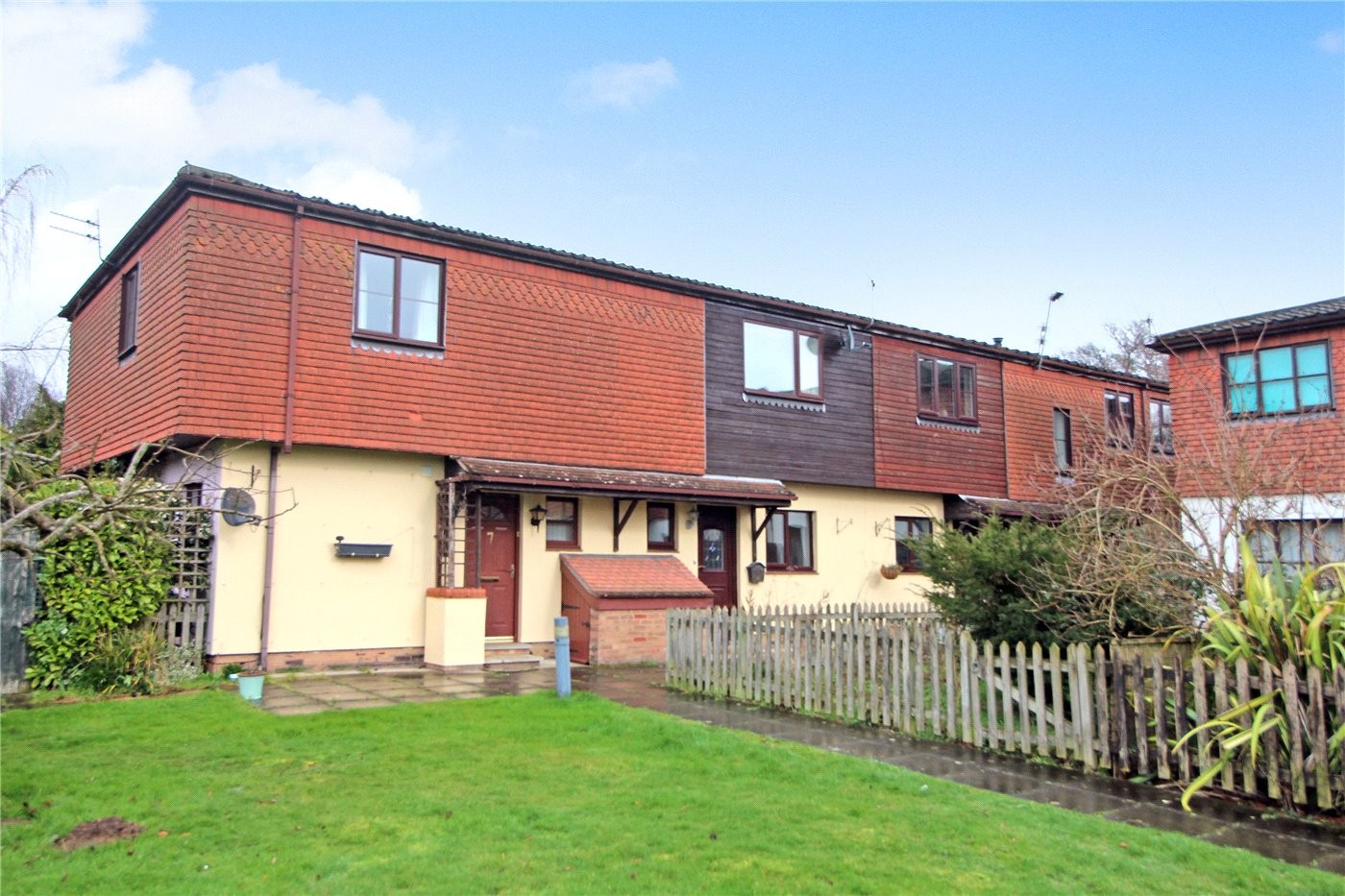 3 bedroom property to rent in Bramerton Lodge, East Hill Lane