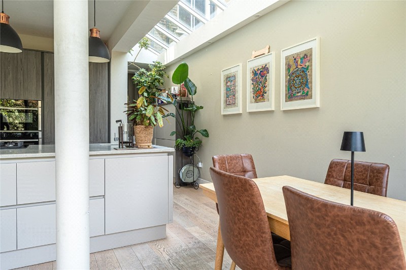Holmdene Avenue, London, SE24