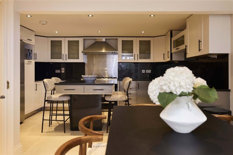 Ordnance Mews, London, NW8