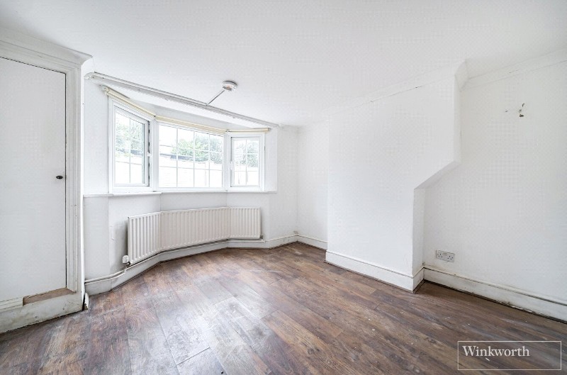 London Road, Bagshot, Surrey, GU19