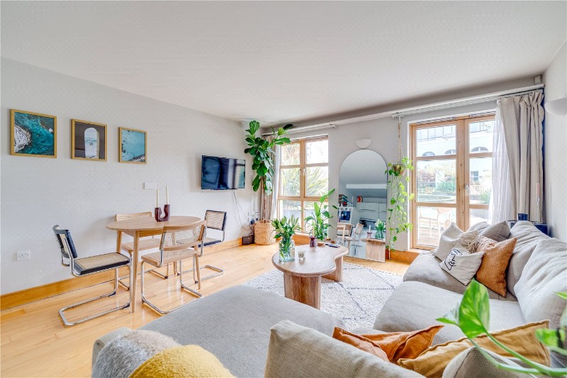 Farm Lane, London, SW6