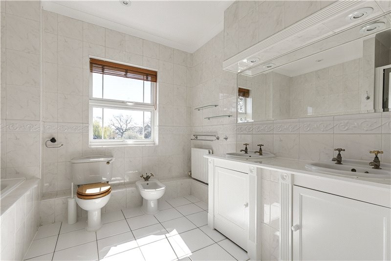 Devereux Lane, Barnes, London, SW13