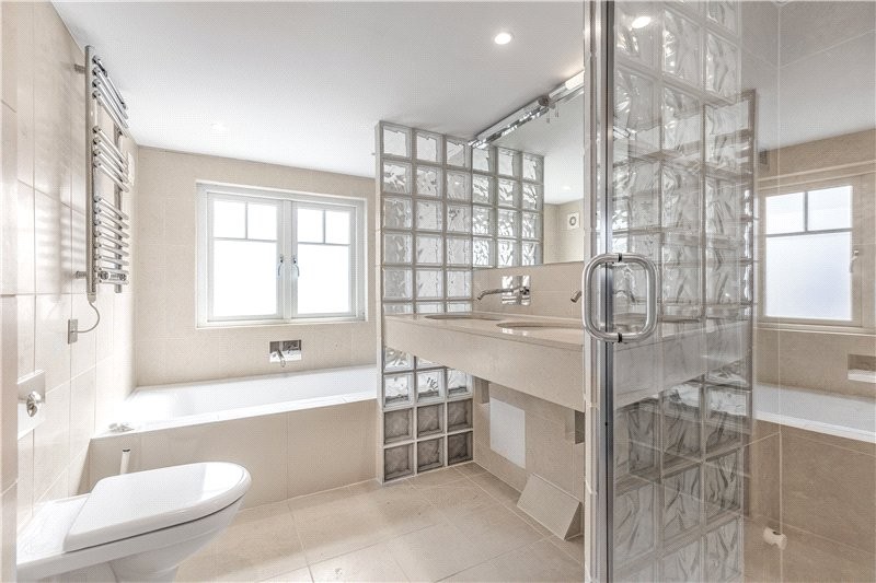 Beverley Close, Barnes, London, SW13