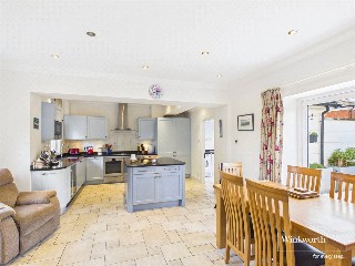 Wayland Close, Bradfield, Reading, Berkshire, RG7