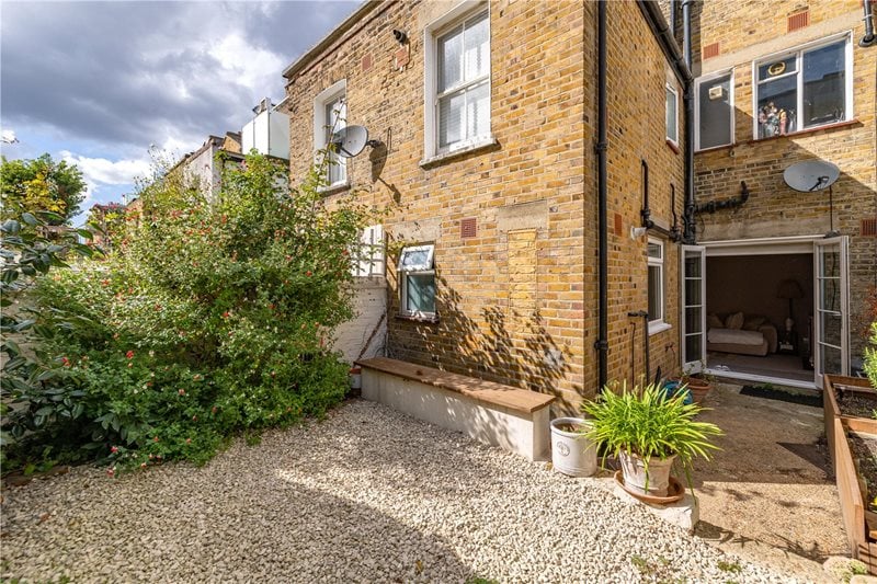 Chesson Road, London, W14