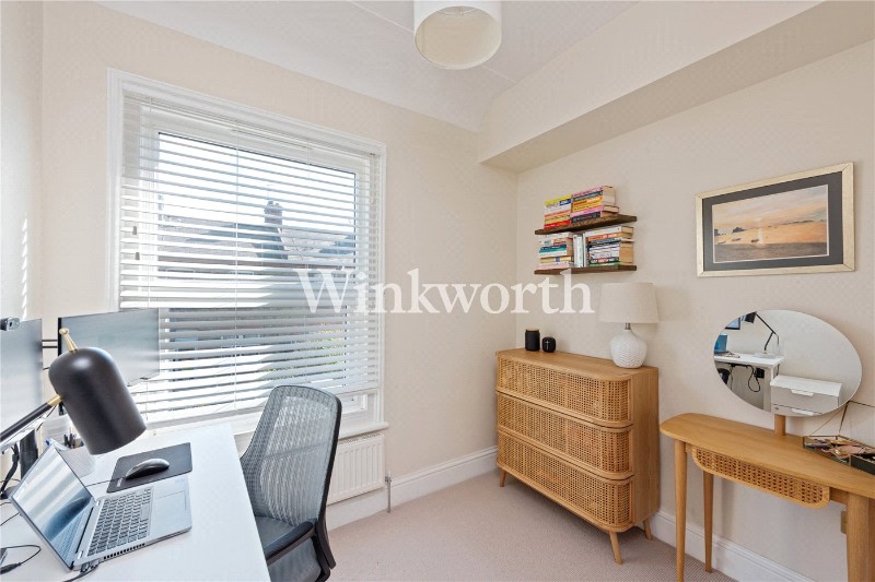 Hewitt Avenue, London, N22