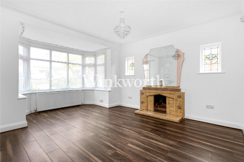 Corri Avenue, London, N14