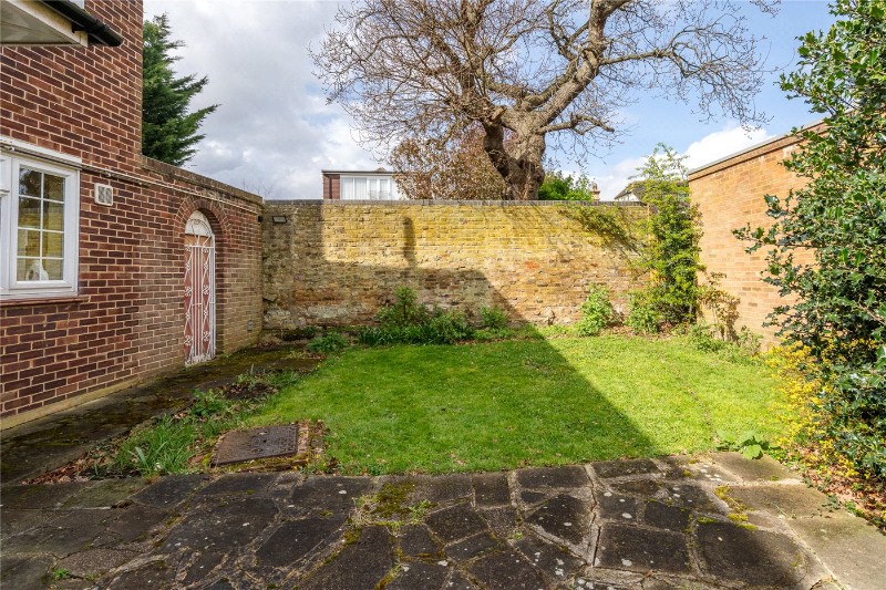 Broadlands Close, London, SW16
