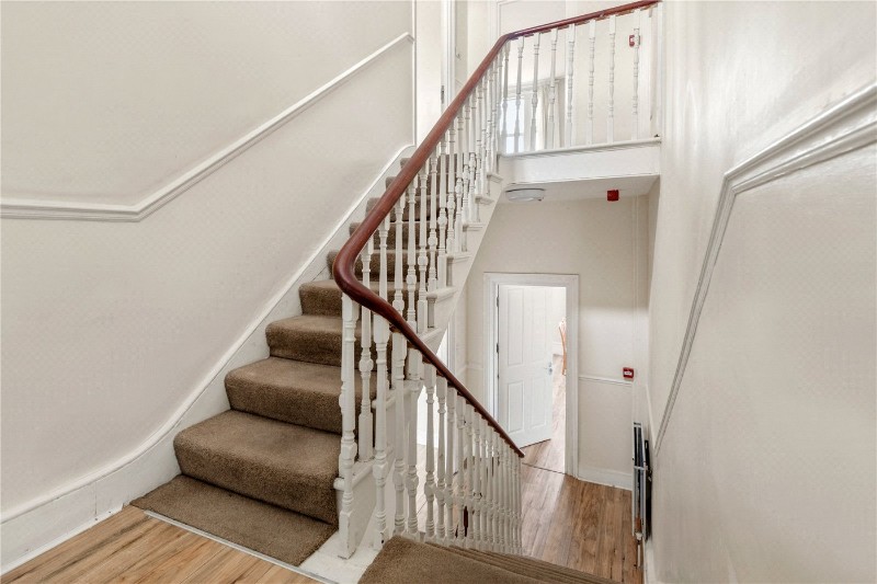 Clissold Crescent, London, N16