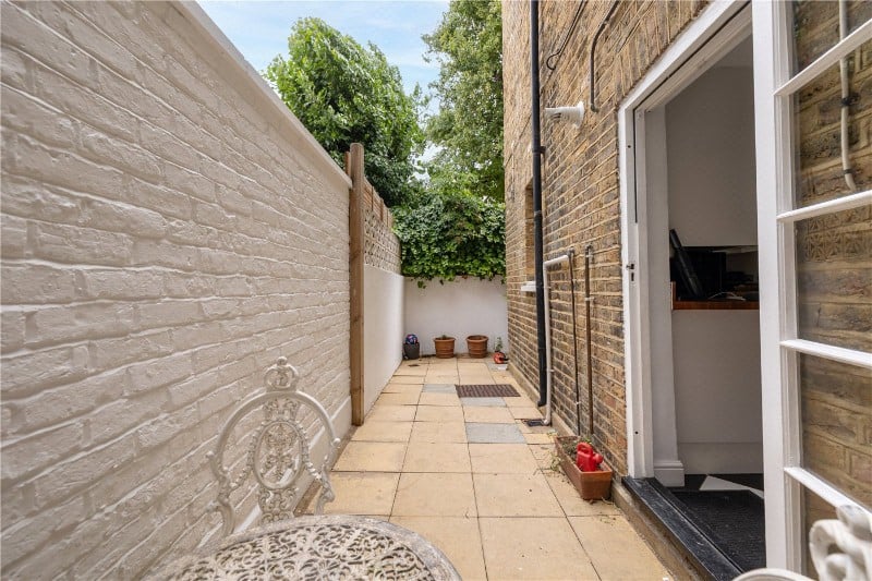 Burnthwaite Road, London, SW6