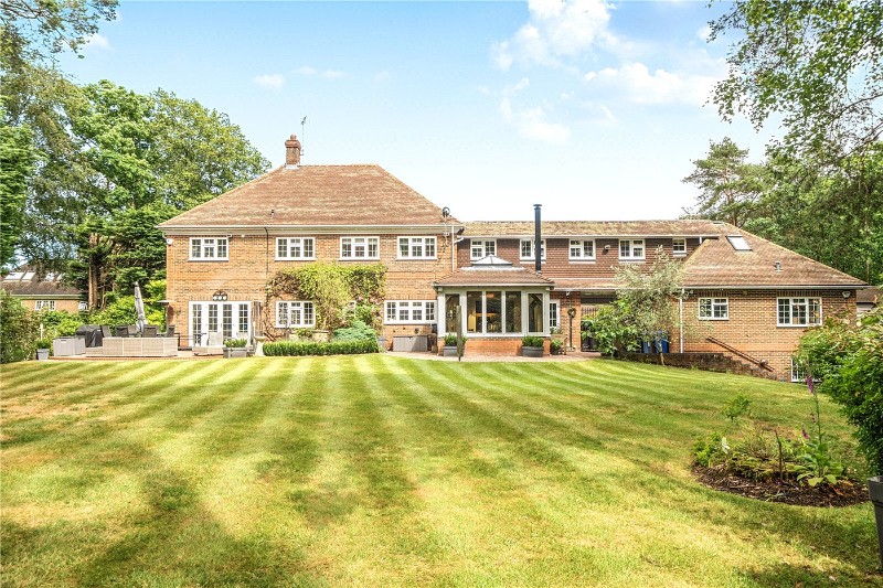 Kestrel Close, Ewshot, Farnham, GU10