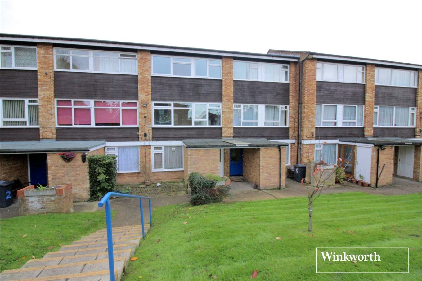 3 bedroom property for sale in Ashdown Drive, Borehamwood