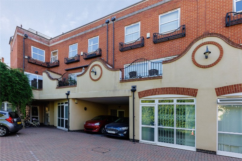 Archway Mews, London, SW15