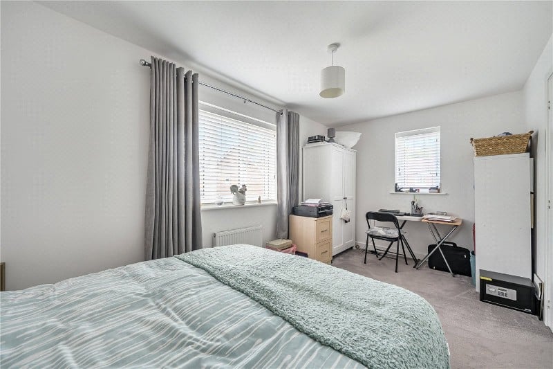 Cascade Way, Farnham, Surrey, GU9
