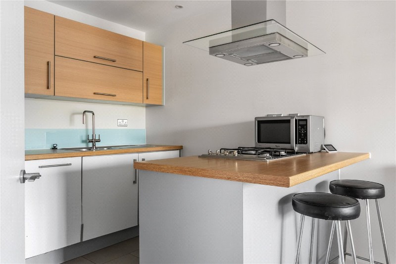 Commercial Road, London, E14