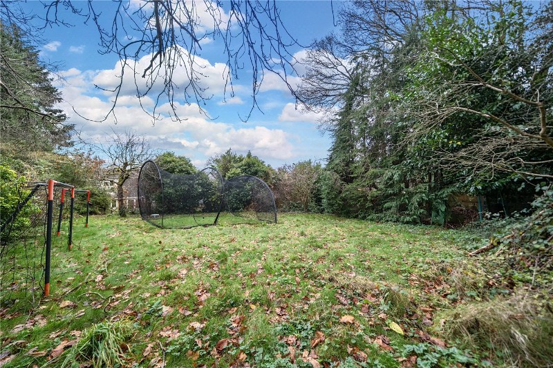 Abbots Ride, Farnham, Surrey, GU9