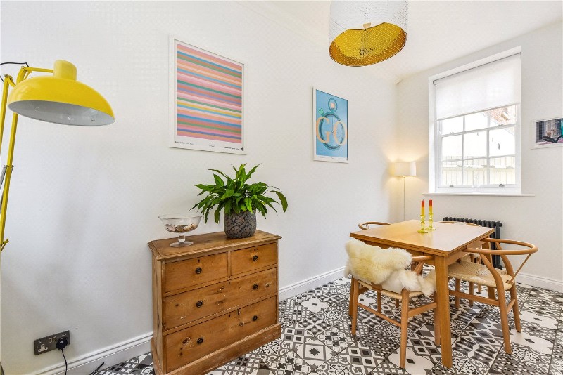 Alison Way, Winchester, Hampshire, SO22