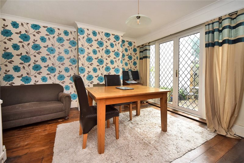 Oaks Avenue, Worcester Park, KT4