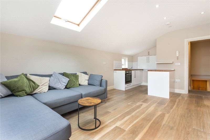 Kingscourt Road, London, SW16