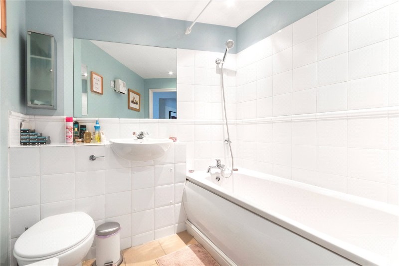 Macmillan Way, London, SW17