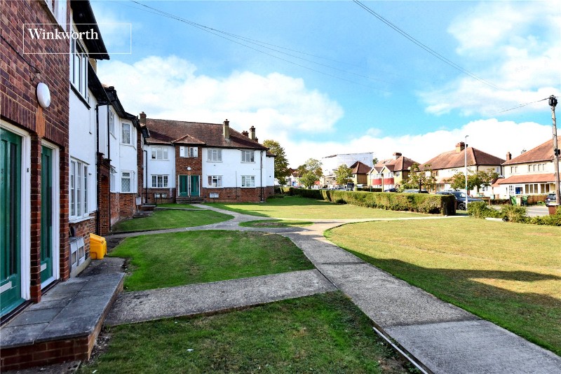 The Maisonettes, Alberta Avenue, Cheam, Sutton, SM1