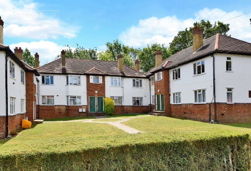 The Maisonettes, Alberta Avenue, Cheam, Sutton, SM1