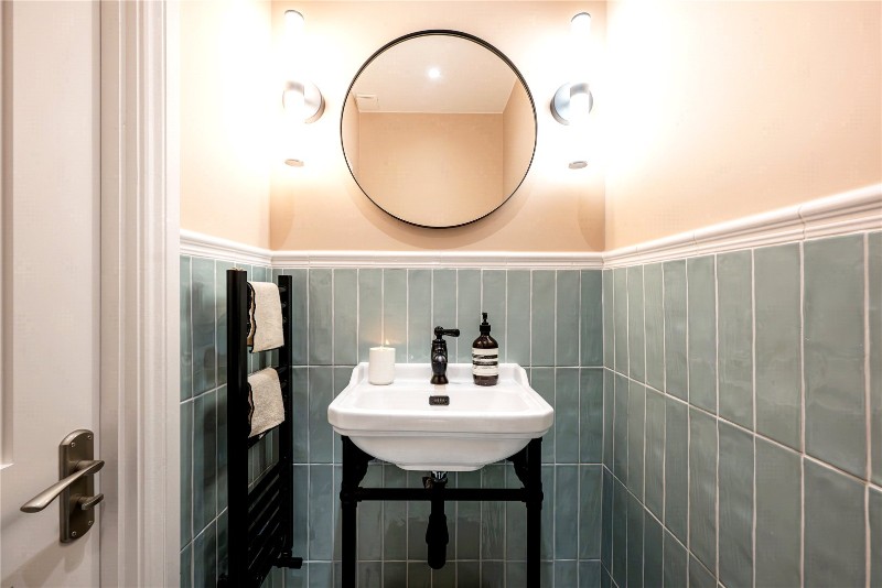 Eynham Road, London, W12