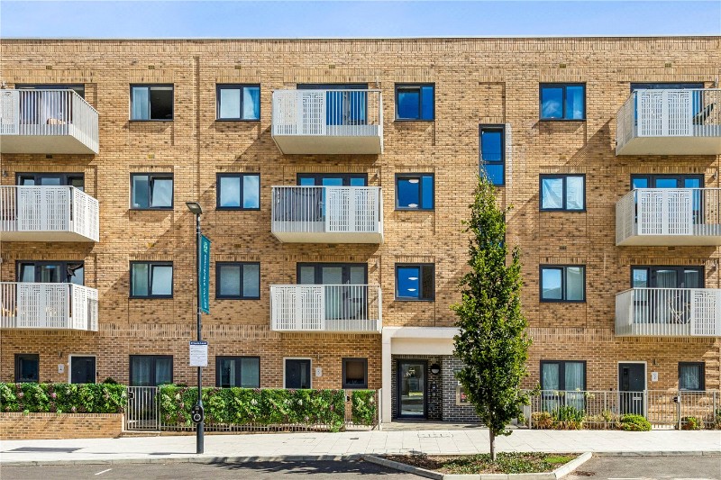 Springfield Drive, London, SW17