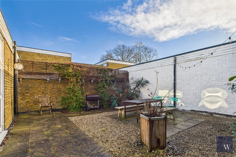 Cherry Laurel Walk, London, SW2