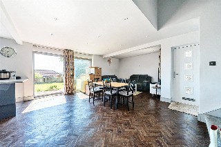 Oakland Avenue, Farnham, Surrey, GU9