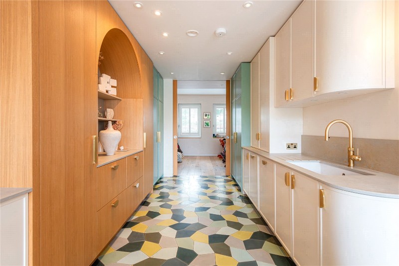 Pangbourne Avenue, London, W10