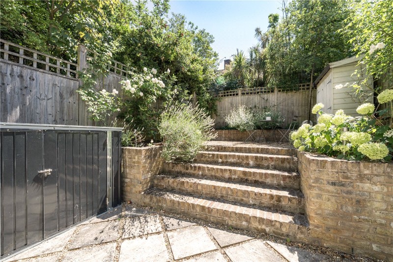 Hobbes Walk, London, SW15